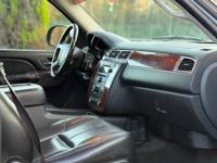 2014 Chevrolet Suburban LT – Clean Title | Leather | Sunroof | 3rd Row multnomah county - Image 4