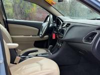 2014 Chrysler 200 Limited – Clean Title | Low Miles | V6 Power multnomah county - Image 6