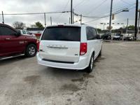 2018 Dodge Grand Caravan in excellent condition 122k miles pasadena - Image 4