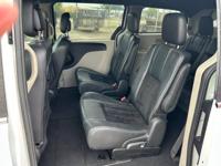 2018 Dodge Grand Caravan in excellent condition 122k miles pasadena - Image 9