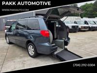 2009 Toyota Sienna LE Mobility Handicap Rear Entry Wheelchair Ramp Van - Image 2