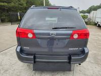 2009 Toyota Sienna LE Mobility Handicap Rear Entry Wheelchair Ramp Van - Image 6