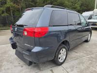 2009 Toyota Sienna LE Mobility Handicap Rear Entry Wheelchair Ramp Van - Image 7