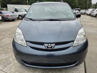 2009 Toyota Sienna LE Mobility Handicap Rear Entry Wheelchair Ramp Van - Image 10