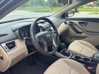 2016 Hyundai Elantra SE, low mileage 49km, Nashville - Image 9