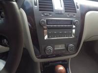 2009 Cadillac DTS Luxury 6 Passenger 4dr Sedan East Brunswick, NJ - Image 10