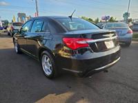 2013 Chrysler 200 LX 4dr Sedan Sedan Roberto's Auto Sales - Image 7