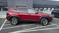2019 Jeep Cherokee Trailhawk 4x4 _Jeep_ _Cherokee_ _SUV_ - Image 3