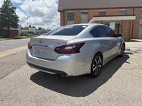 2017 Nissan Altima 2.5 SR Sedan - Image 4
