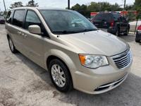 2015 chrysler town and country touring Jacksonville - Image 3
