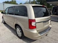 2015 chrysler town and country touring Jacksonville - Image 8