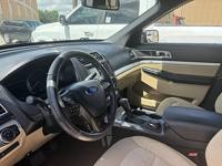 2017 Ford Explorer XLT 4WD - Image 6