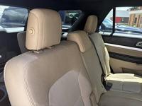 2017 Ford Explorer XLT 4WD - Image 7