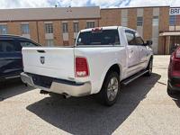 2016 RAM 1500 4WD Crew Cab 140.5 Laramie - Image 4