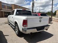 2016 RAM 1500 4WD Crew Cab 140.5 Laramie - Image 5