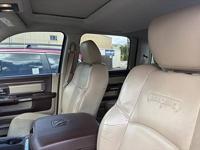 2016 RAM 1500 4WD Crew Cab 140.5 Laramie - Image 7
