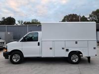 2019 GMC Savana 3500 SRW KUV Enclosed Utility Service Box Plumber Van Peachland - Image 3
