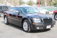 2010 Chrysler 300-Series 4dr Sdn Touring Signature RWD _Chrysler_ _300-Series_ _Sedan_ - Image 5