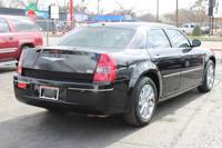 2010 Chrysler 300-Series 4dr Sdn Touring Signature RWD _Chrysler_ _300-Series_ _Sedan_ - Image 6