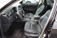 2010 Chrysler 300-Series 4dr Sdn Touring Signature RWD _Chrysler_ _300-Series_ _Sedan_ - Image 9