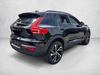 2022 Volvo XC40 R-Design AWD All Wheel Drive SUV AUTONATION Call (904) 329-7804 for more photos & confirm availability - Image 6