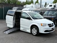 2015 Dodge Grand Caravan - WHEELCHAIR VAN / HANDICAP VAN / SIDE LOAD! Wheelchair Van In Beaverton - Image 3