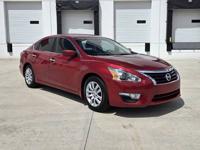2015 Nissan Altima S Sedan. One-owner. 63k Mi. Portland - Image 4