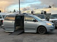 2005 Toyota Sienna Wheelchair Van - HANDICAP / KNEELING / 85K MILES. Wheelchair Sienna In Beaverton - Image 4