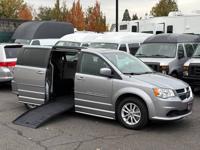 2013 Dodge Grand Caravan - HANDICAP / WHEELCHAIR VAN / SUPER LOW MI Grand caravan wheelchain van Beaverton - Image 3