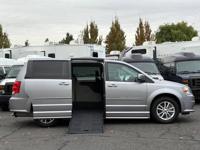 2013 Dodge Grand Caravan - HANDICAP / WHEELCHAIR VAN / SUPER LOW MI Grand caravan wheelchain van Beaverton - Image 4
