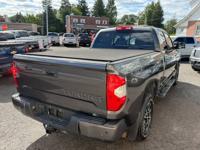 2018 TOYOTA TUNDRA LIMITED 5.7 LITER V8 FULLY LOADED WE FINANCE FEASTERVILLE - Image 7