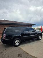 2008 GMC Yukon XL Denali Aurora - Image 4