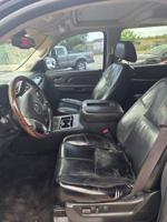 2008 GMC Yukon XL Denali Aurora - Image 9