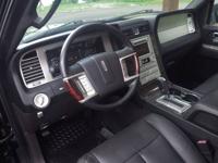 2008 Lincoln Navigator Base 4dr SUV 4WD East Brunswick, NJ - Image 8