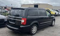 2015 Chrysler Town and country touring * Highway miles* Runs great - Image 4