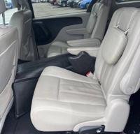 2015 Chrysler Town and country touring * Highway miles* Runs great - Image 7