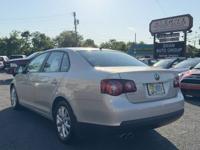 2010 VOLKSWAGEN JETTA LOW MILES CLEAN CARFAX GREAT ON GAS RUNS GREAT FEASTERVILLE - Image 5