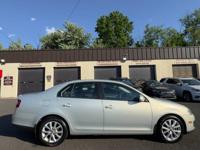 2010 VOLKSWAGEN JETTA LOW MILES CLEAN CARFAX GREAT ON GAS RUNS GREAT FEASTERVILLE - Image 8