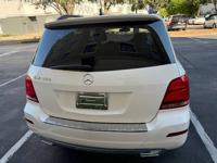 2015 Mercedes-Benz GLK-Class RWD Panoramic roof ,Leather Seats - Image 7