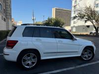 2015 Mercedes-Benz GLK-Class RWD Panoramic roof ,Leather Seats - Image 9