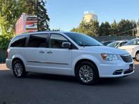 2015 Chrysler Town & Country Touring L Wagon - ONLY 58K MILES!!! VAN IN BEAVERTON - Image 3