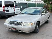 2009 Mercury Grand Marquis LS - ONLY 34K ORIGINAL MILES! GRAND MARQUIS IN BEAVERTON - Image 3