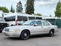 2009 Mercury Grand Marquis LS - ONLY 34K ORIGINAL MILES! GRAND MARQUIS IN BEAVERTON - Image 6