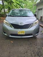 2011 toyota aienna Boro park bklyn