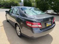 2010 Toyota Camry LE SEDAN ! VERY GOOD CONDITION ! CLEAN TITLE! PHILADELPHIA - Image 6