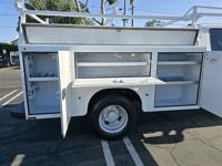 2022 Ford F-350 Utility 6.7L Diesel,9ft Knapheide bed,new tires! north san diego county - Image 3