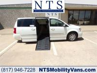 FULLY SERVICED CHRYSLER TOWN & COUNTRY HANDICAP WHEELCHAIR RAMP VAN Irving, TX - Image 2