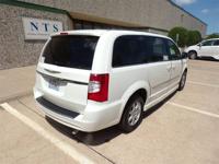 FULLY SERVICED CHRYSLER TOWN & COUNTRY HANDICAP WHEELCHAIR RAMP VAN Irving, TX - Image 8
