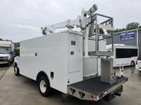 2019 Ford E-450 E450 35ft ALTEC Bucket Boom Lift Truck Enclosed Box - Image 4