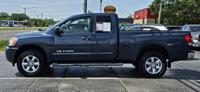 2014 Nissan Titan 4WD King Cab SWB SV NW Broad St Murfreesboro, TN 37129 - Image 5